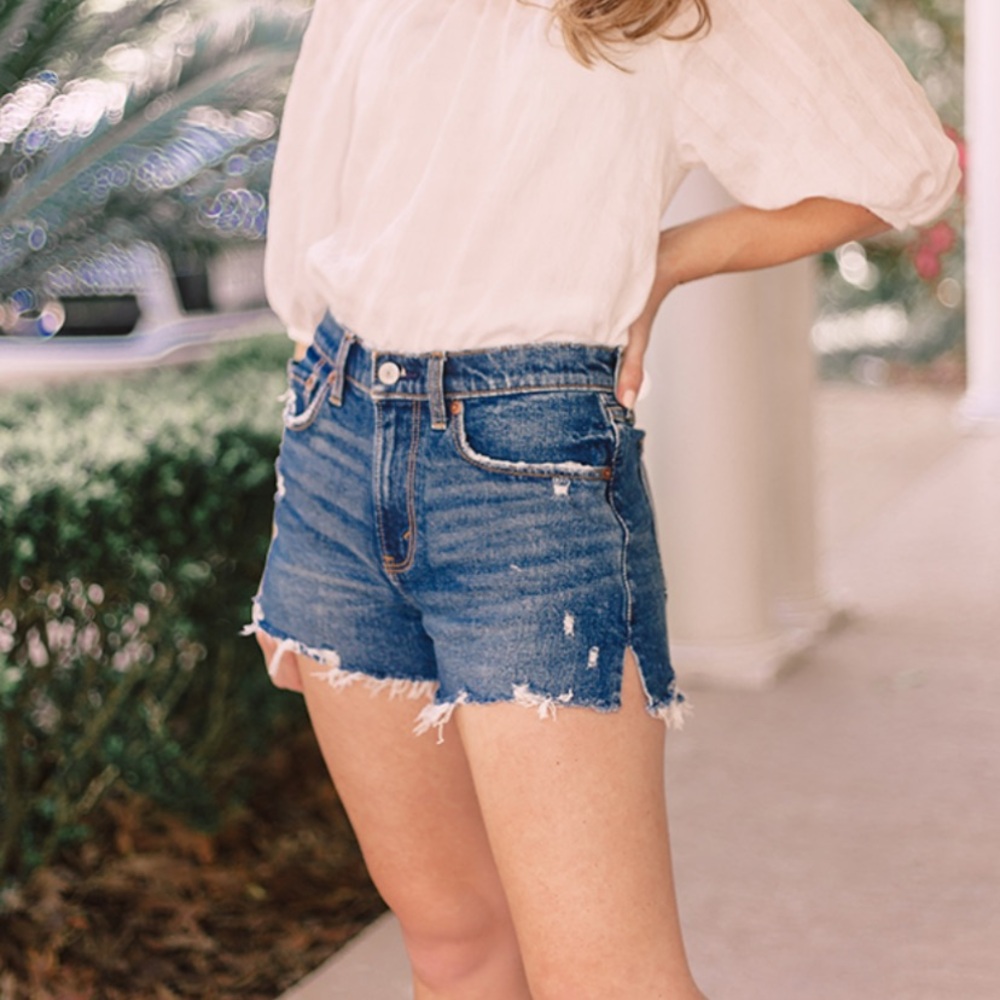 Abercrombie 4 inch mom shorts - curve love style